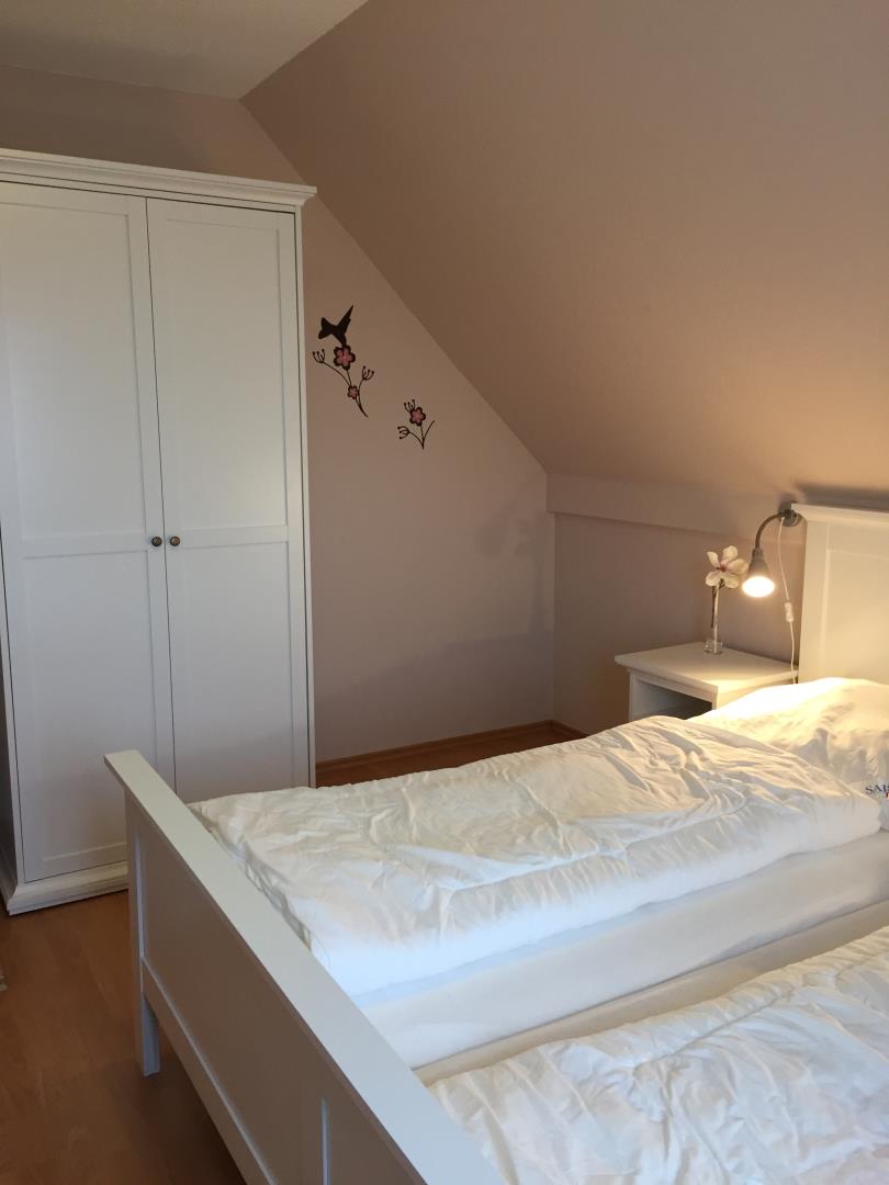 Schlafzimmer mit Schrankplatz